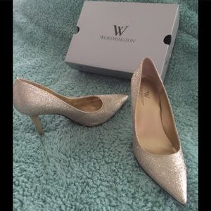 Worthington gold glitter high heeled shoes